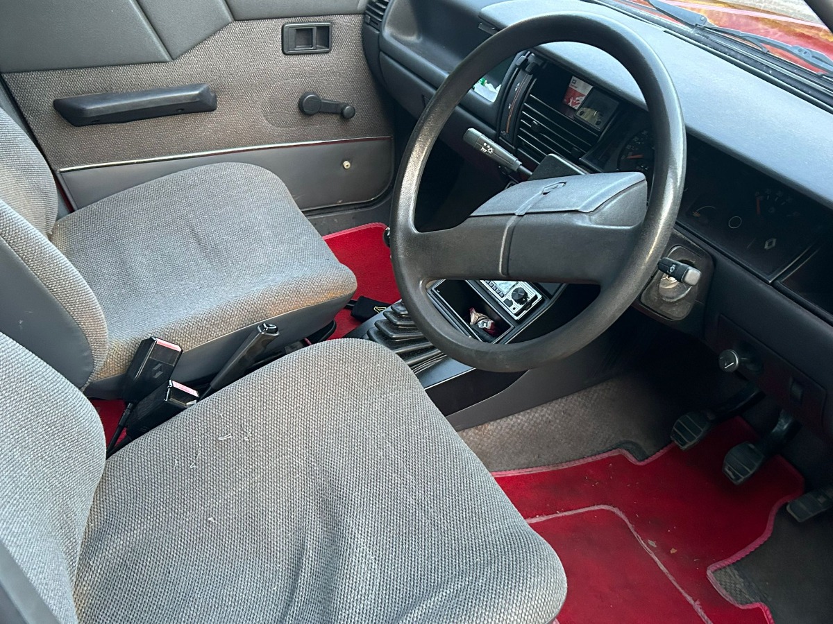 1984 Renault 11 Image 5